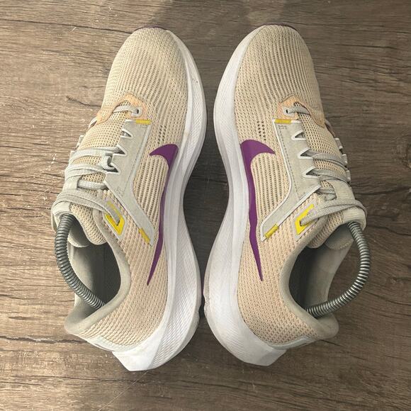 Nike Air Zoom Pegasus 40 (DV3854-800) Women’s Running Shoes Size 9 Guava Ice - Picture 5 of 8